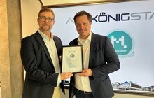 Werner Weingraber, Geschäftsführer Madaster Österreich (li.) und Thomas Glanzer, Head of Business Development and Sustainability Alukönigstahl.