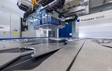 © Trumpf Automatisiertes Absortieren von Blechteilen.