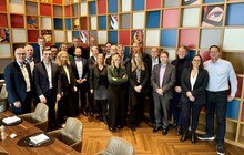 © VDMA Industrieverbund VDMA Sanitärtechnik und -design Mitglieder bei einer Versammlung