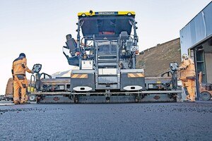 Mit Witos Paving Plus von Vögele können alle Prozess­beteiligten vom Asphaltmischwerk bis zum Einbauteam miteinander verbunden werden.
