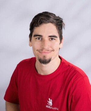 Portraitfoto von Christoph Greiner.