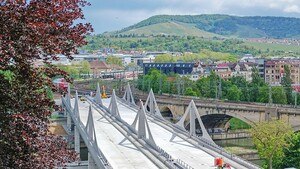 Die neue Neckarbrücke
