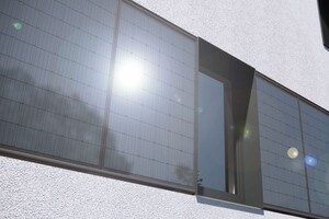 © Sto VHF mit integrierter Ökostrom-Erzeugung durch StoVentec Photovoltaics Inlay.