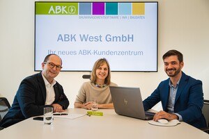 Die ib-data GmbH, Hersteller der ABK-Bausoftware, bündeln ihre Kräfte im ABK-Kundenzentrum West. v.l.n.r.: Reichart Marius (a-b CAD GmbH), Monika Ilg (ib-data GmbH), Christoph Rest (BUILD.ING Baumanagement GmbH)