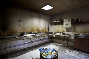 © Internationaler Gewerkschaftsbund Die Lebensbedingungen der größtenteils migrantischen Arbeiter in den Golfstaaten sind oftmals Substandard. Zu wenig Platz und mangelnde Hygiene sind alltäglich.