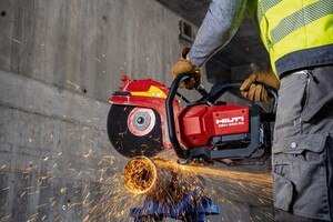 Einige Akku-Systeme bieten inzwischen ein mit kabelgebundenen oder benzinbetriebenen Geräten vergleichbares Leistungsniveau.