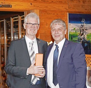 Peter Keckeis und der neue Landes­innungsmeister Bau Vorarlberg, Johannes Wilhelm (r.).