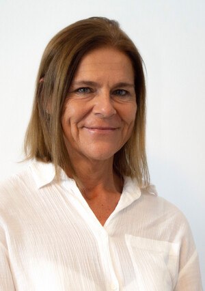  Bettina Miller