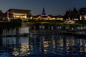 Blick auf Casino bei Nacht