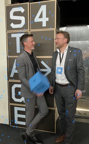 Florian Stadtschreiber und Hans Schaffer bei der Preisverleihung.