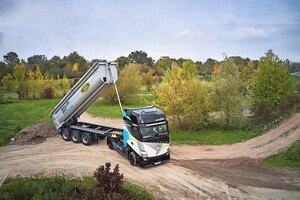 LKW von Daimler in Vogelperspektive