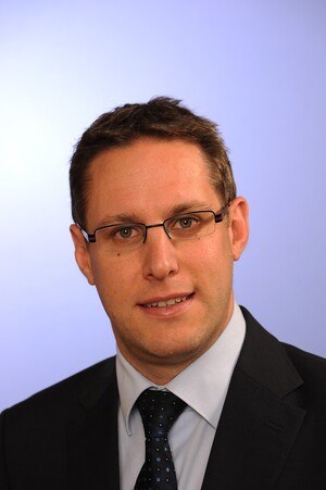 © Erste Bank Mann mit Brille