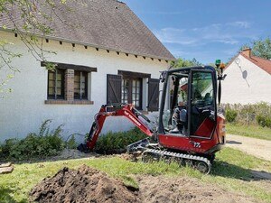 Yanmar sv17e bei der Arbeit