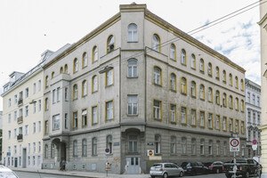 Vor der Sanierung: Nymphäum, 1120 Wien