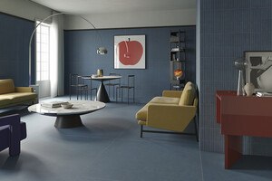 blaue Fliesen im Wohnzimmer