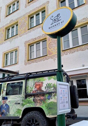 Next stop: Gin-Suite! Schon von außen ist der Zimmer-Umbau im „Edelweiß“ unübersehbar.