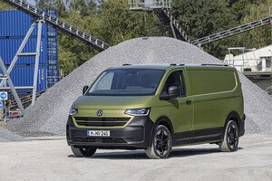 Transportfahrzeug im Schotterwerk
