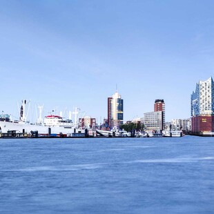 Beinahe die gesamte Belegschaft der Stefan Ritzer GmbH war bei dem viertägigen Betriebsausflug nach Hamburg dabei. Die Stimmung unter den Mitarbeitenden war hervorragend.