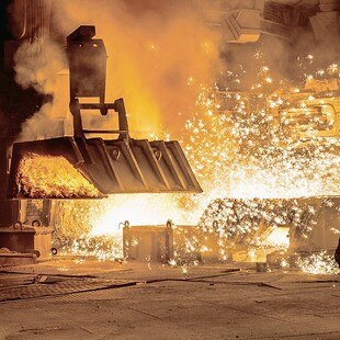 Arbeiten im Stahlwerk