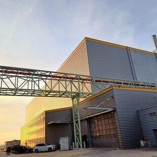 Fertig montierte Förderbrücke