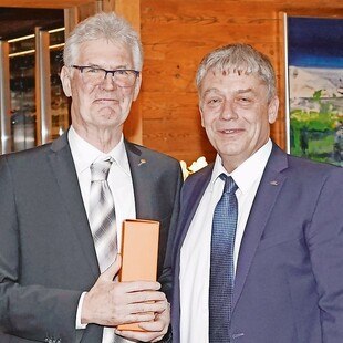 © LI Bau Vorarlberg Peter Keckeis und der neue Landesinnungsmeister Bau Vorarlberg, Johannes Wilhelm (r.).