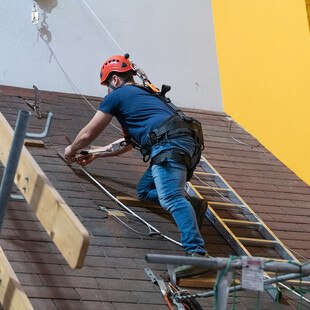 Vorstieg am Dach im Trainingszentrum Baden.