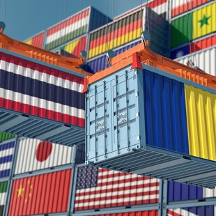 © Lightboxx / iStock / Getty Images Plus / Getty Images Schiffscontainer aus aller Welt
