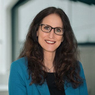 Elke Harreiß ist die Leiterin der Fachmesse Fensterbau Frontale, die vom 19. bis 22. März 2024 in Nürnberg stattfindet.