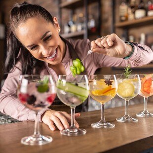 © iStock / Getty Images Plus / MarianVejcik Gin Festival