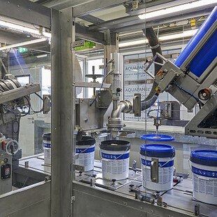 © Peter Kubelka Spachtelmasse Fertigung