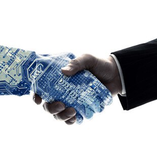 © metamorworks iStock / Getty Images Plus Mensch und Roboter Handschlag