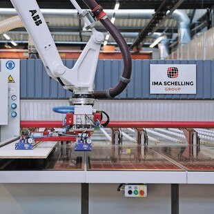 Bei den Plattenaufteilsägen lässt sich das Handling der zugeschnittenen Bauteile vollständig automatisieren. Bei Sondermaterial ist auch eine manuelle Bedienung möglich.