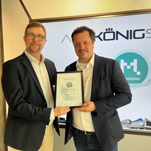 Werner Weingraber, Geschäftsführer Madaster Österreich (li.) und Thomas Glanzer, Head of Business Development and Sustainability Alukönigstahl.