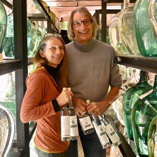 © Dieter Mayr-Hassler die Schwarzers mit ihren Schnäpsen